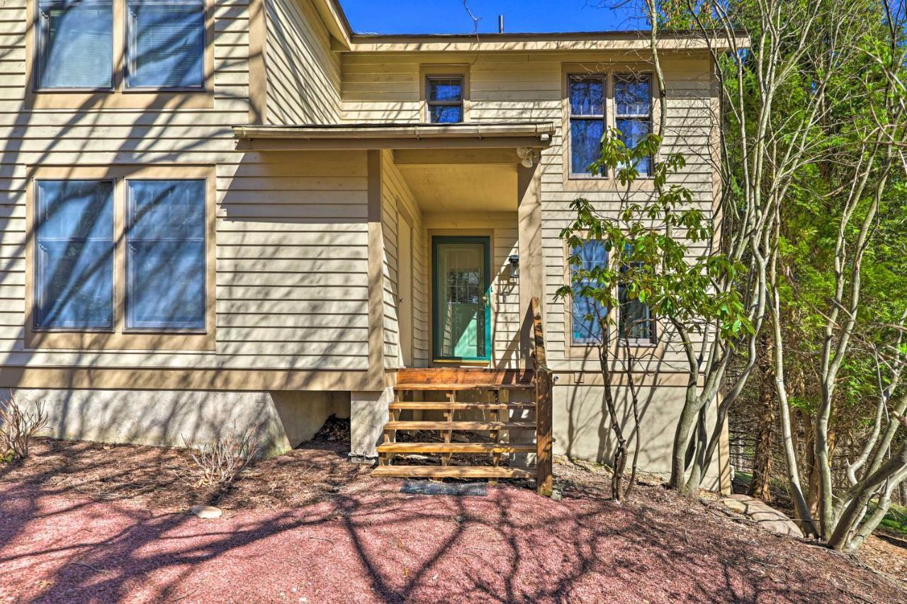 Pocono Retreat, 1 Mi To State Park And Ski Access! Tannersville Bagian luar foto