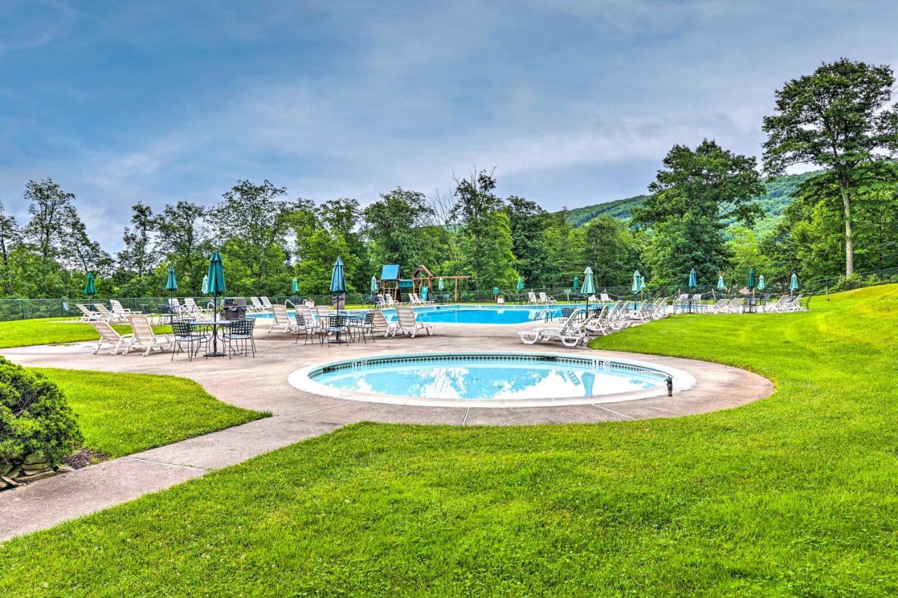 Pocono Retreat, 1 Mi To State Park And Ski Access! Tannersville Bagian luar foto